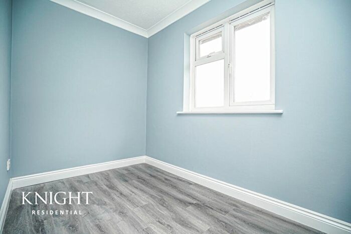 2 Bedroom Semi-Detached House For Sale In Adelaide Drive, Colchester, CO2