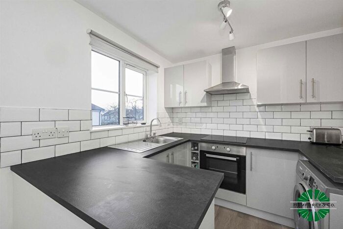 1 Bedroom Flat To Rent In Rycroft Way, London, N17