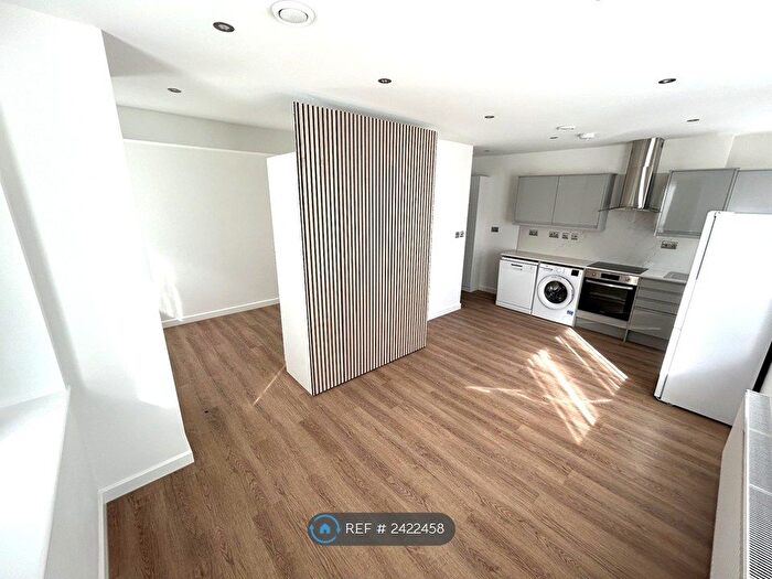 Studio To Rent In East Barnet Road, Barnet, EN4