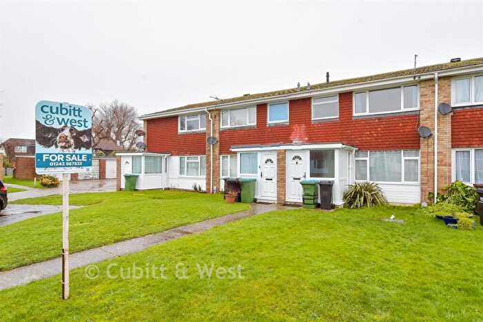 3 Bedroom Terraced House For Sale In Bucknor Close, Bognor Regis, West Sussex, PO21