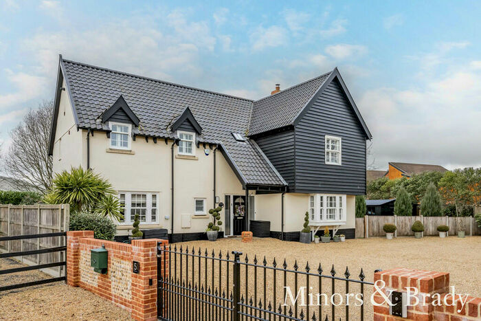 4 Bedroom Detached House For Sale In Church View Close, Griston, IP25