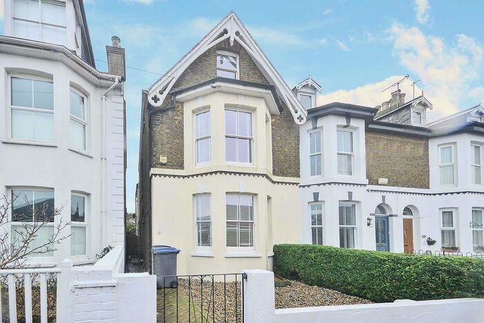 4 Bedroom Semi-Detached House To Rent In Cornwall Road, Walmer, Deal, Kent CT14