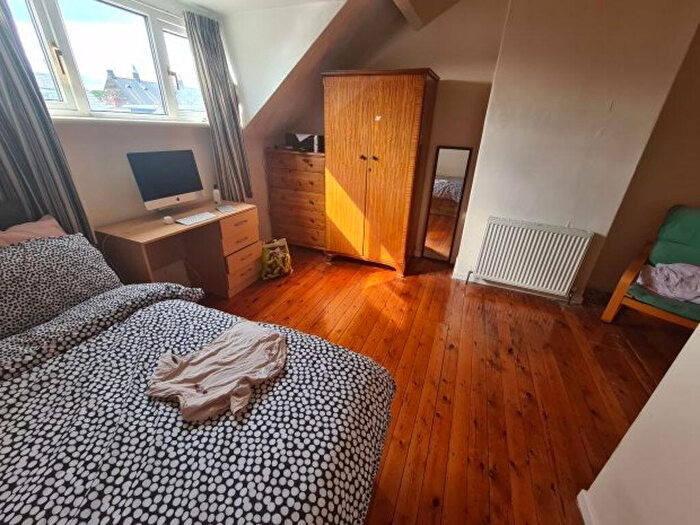 2 Bedroom House To Rent In Granby View, Leeds, LS6