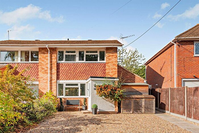 3 Bedroom Semi-Detached House For Sale In Commonfields, West End, GU24