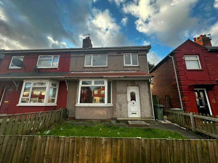 3 Bedroom Semi-Detached House To Rent In Second Avenue, Grimsby, DN33