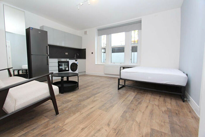 Studio To Rent In Junction Road, London, N19