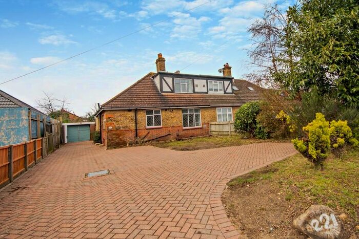 4 Bedroom Semi-Detached House To Rent In Park Road, Uxbridge, UB8