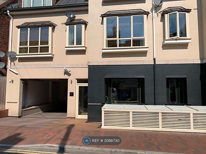 2 Bedroom Flat To Rent In Lime Hill Road, Tunbridge Wells, TN1