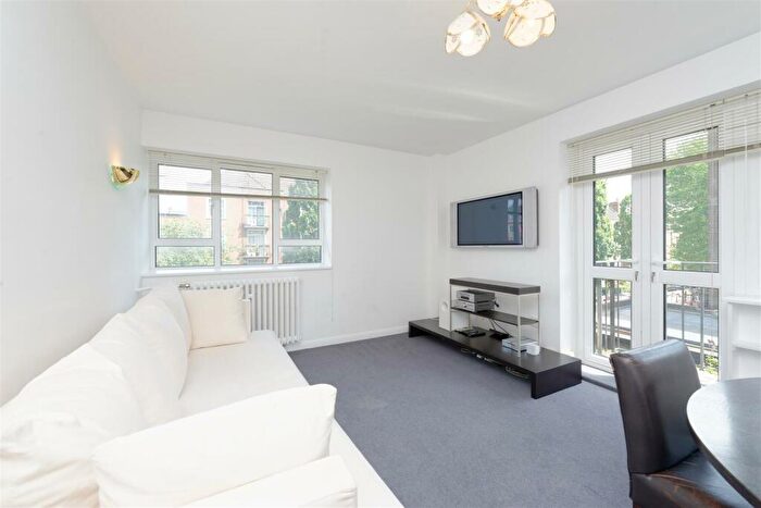 1 Bedroom Flat To Rent In Fettes House, Wellington Road, NW8