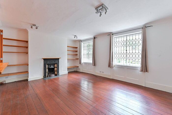 3 Bedroom Flat For Sale In St. Ann's Crescent, Wandsworth Town, London, SW18