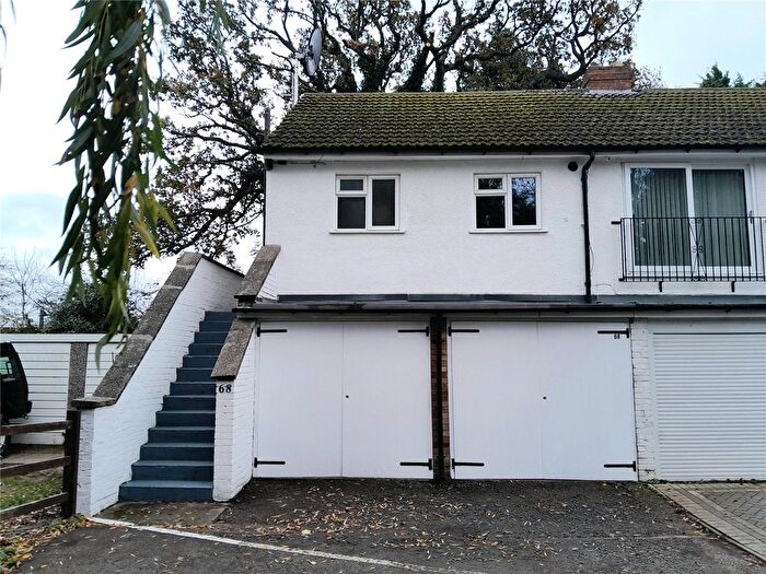 3 Bedroom Semi Detached House For Sale In Elmdon Road, Marston Green, Birmingham, West Midlands, B37