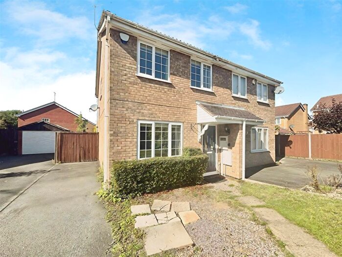 3 Bedroom Semi-detached House For Sale In Campion Close, Narborough, Leicester, LE19