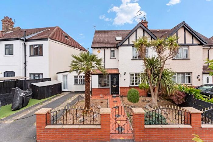 4 Bedroom Semi-Detached House For Sale In Noel Road, London, W3
