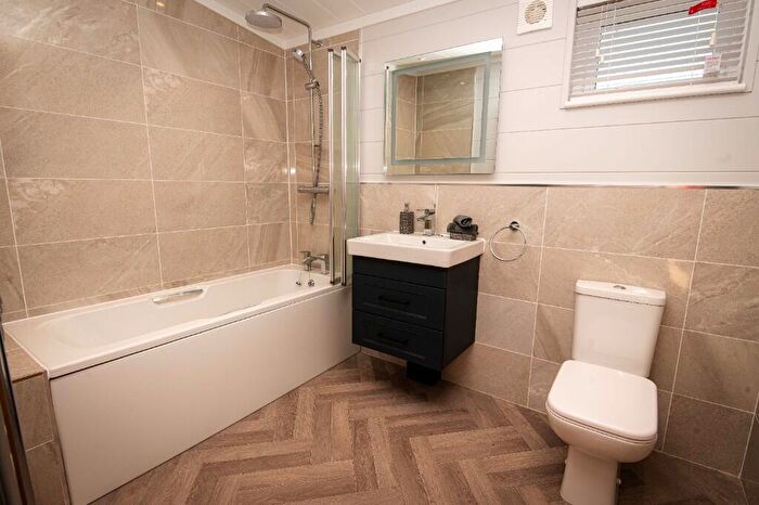 2 Bedroom Lodge For Sale In Great Hadham Country Club, SG10