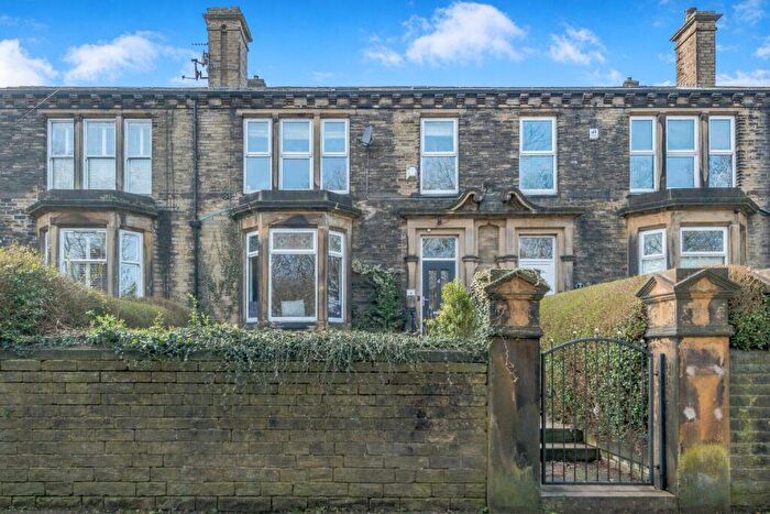4 Bedroom Terraced House For Sale In Grange Road, Cleckheaton, West Yorkshire, BD19