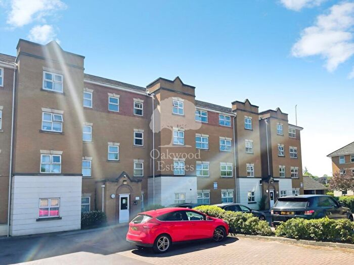 2 Bedroom Flat To Rent In Pickford Gardens, Slough, SL1
