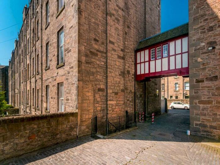 2 Bedroom Flat To Rent In Lauriston Park, Edinburgh, EH3