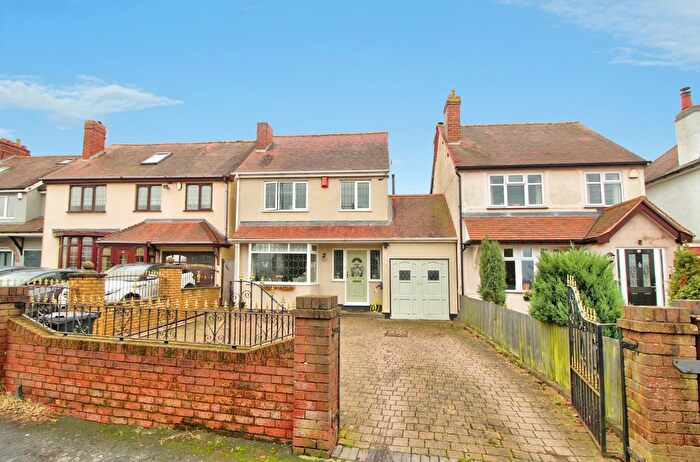 3 Bedroom Detached House For Sale In Amblecote Road, Brierley Hill, DY5