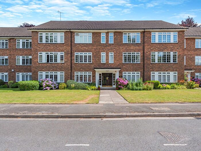 2 Bedroom Flat For Sale In Myrtleside Close, Northwood, HA6