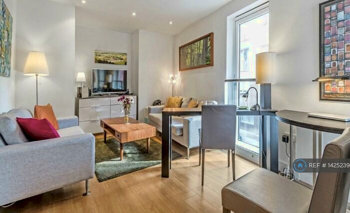 1 Bedroom Flat To Rent In Chambers Street, Shad Thames, SE16