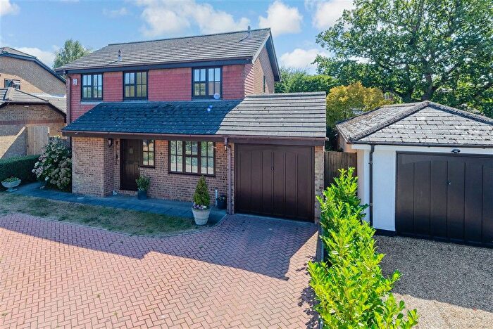3 Bedroom Detached House For Sale In Mill Lane, Blue Bell Hill, Chatham, Kent, ME5