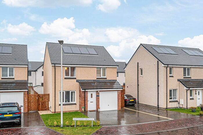 3 Bedroom Detached House For Sale In Kepitknow Crescent, Kinross, KY13