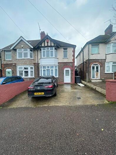 3 Bedroom Semi-Detached House To Rent In Leicester Road, Luton, Bedfordshire, LU4