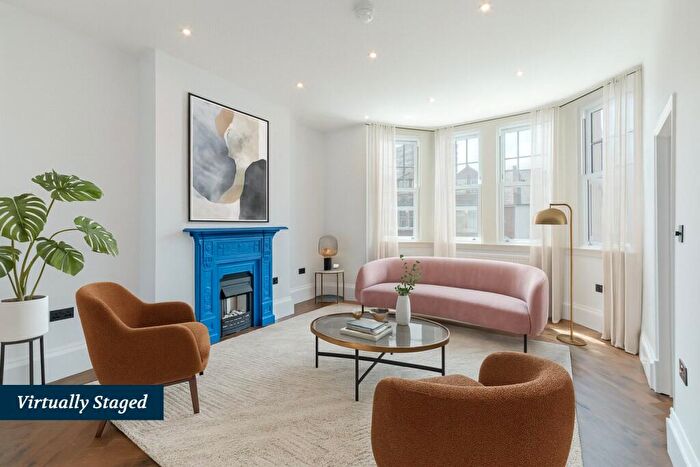 2 Bedroom Flat To Rent In Cranwich Road, Stamford Hill, N16