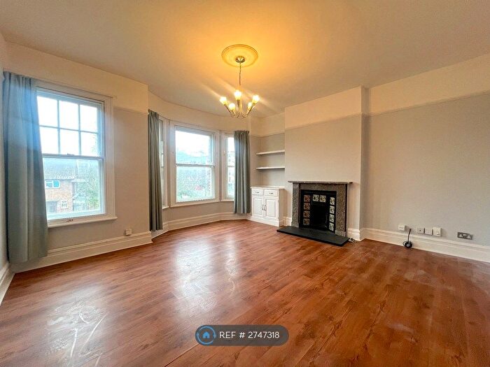 2 Bedroom Flat To Rent In Wimbledon, London, SW19