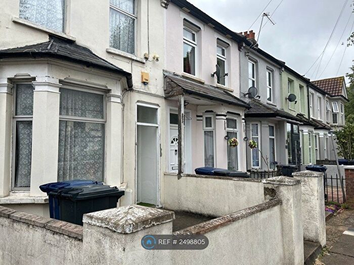 3 Bedroom Terraced House To Rent In Tachbrook Road, Southall, UB2