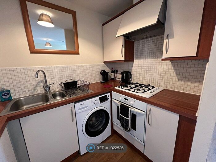 2 Bedroom Flat To Rent In Redshank Court, Newbury, RG19