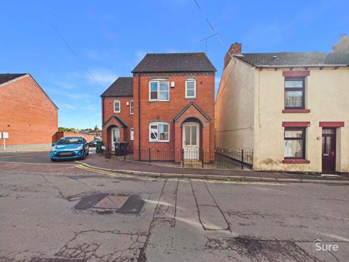 2 Bedroom Semi-Detached House To Rent In Oversetts Road, Newhall, DE11