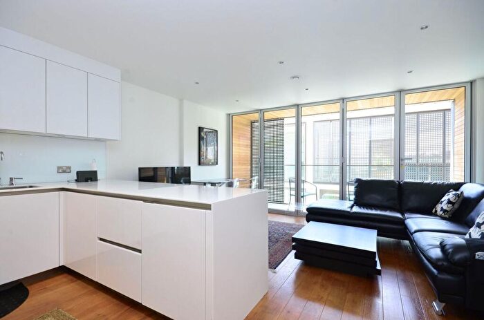 2 Bedroom Flat To Rent In Finchley Road, Hampstead, London, NW3