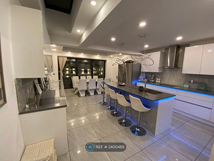 6 Bedroom Terraced House To Rent In Bell Lane, London, NW4