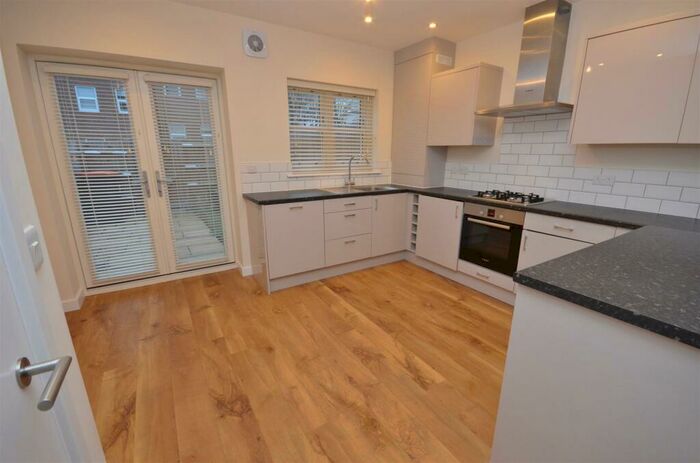 2 Bedroom Terraced House To Rent In Regent Street, Dunstable, LU6