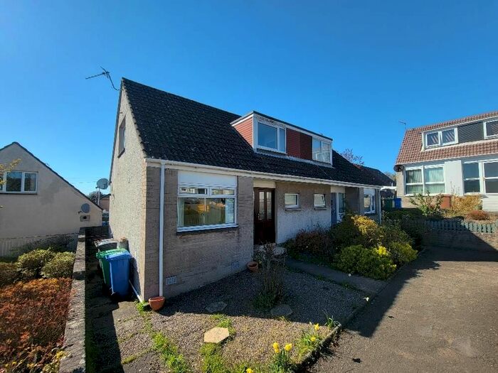 2 Bedroom Property To Rent In Castlebank Gardens, Cupar, KY15
