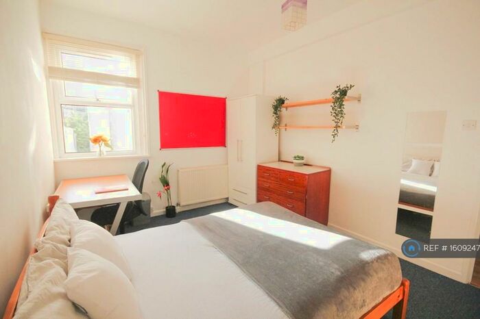 5 Bedroom Terraced House To Rent In Francis Avenue, Southsea, PO4