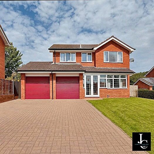 4 Bedroom Detached House For Sale In Flag Leasow, Madeley, Telford, TF7