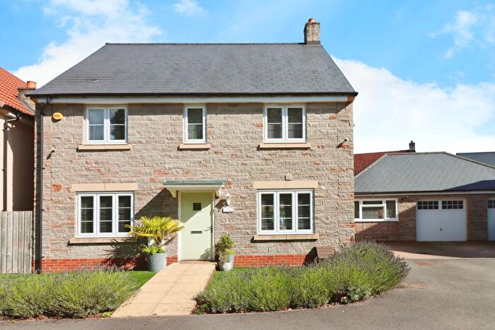4 Bedroom Detached House For Sale In Viola Way, Lyde Green, Bristol, BS16