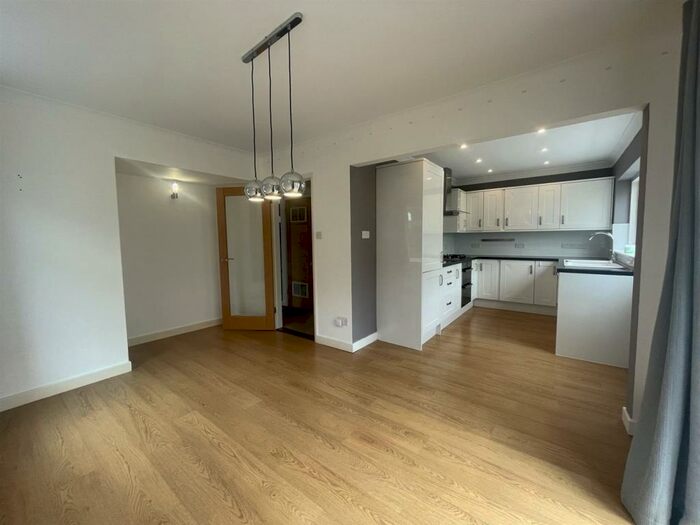 4 Bedroom House To Rent In Parrock Road, Gravesend, Kent, DA12