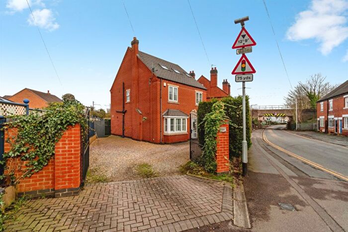 4 Bedroom Detached House For Sale In Station Street, Cheslyn Hay, Walsall, WS6