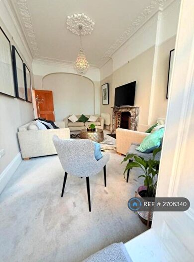 1 Bedroom Flat To Rent In Grafton Mansions, Brighton, BN2