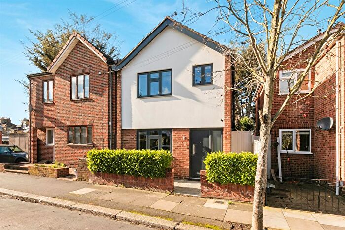 3 Bedroom Detached House For Sale In Grove Road, Wimbledon, SW19