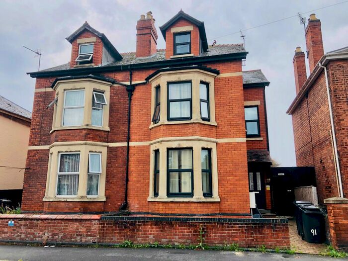 5 Bedroom House To Rent In Park End Road, Gloucester, GL1