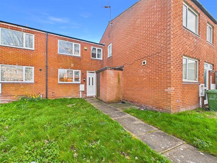 4 Bedroom House To Rent In Warwick Court, Loughborough, LE11