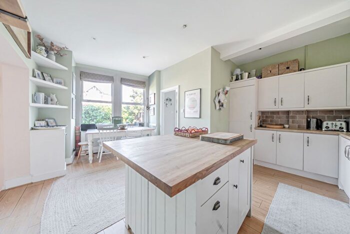 4 Bedroom Terraced House For Sale In Eswyn Road, Tooting, London, SW17