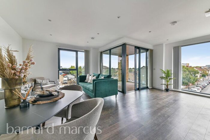 2 Bedroom Apartment To Rent In Watteau Square, Croydon, CR0