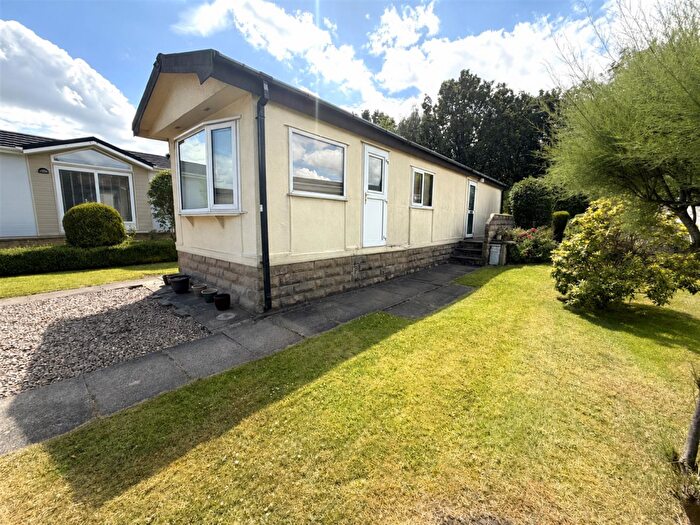 2 Bedroom Park Home For Sale In Elland Hall Caravan Site, Elland, HX5