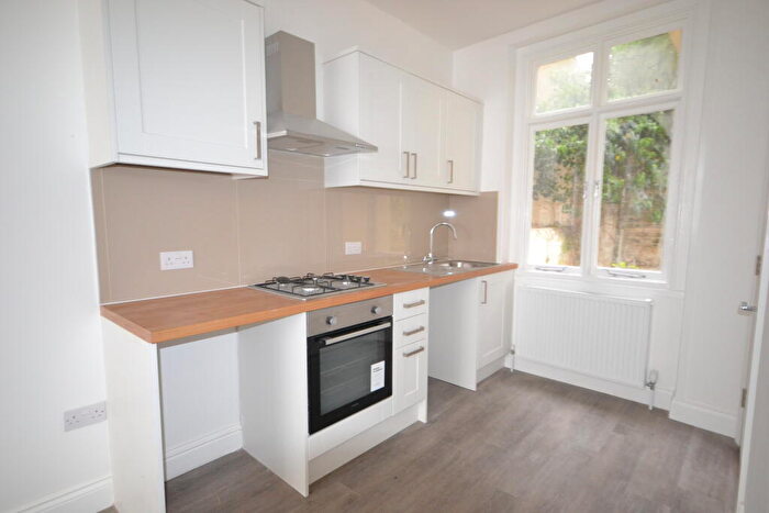 1 Bedroom Flat To Rent In Upper Market Street, BN3