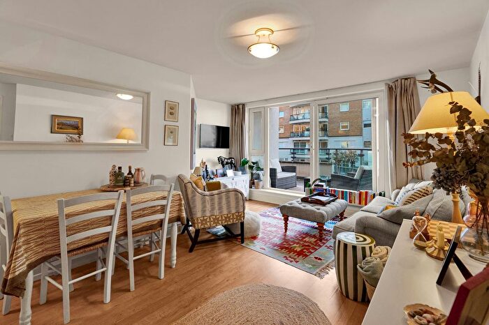 2 Bedroom Flat For Sale In Compass House, Smugglers Way, SW18